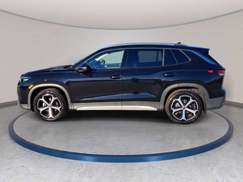 New 2026 Volkswagen Tiguan SE FWD image 8