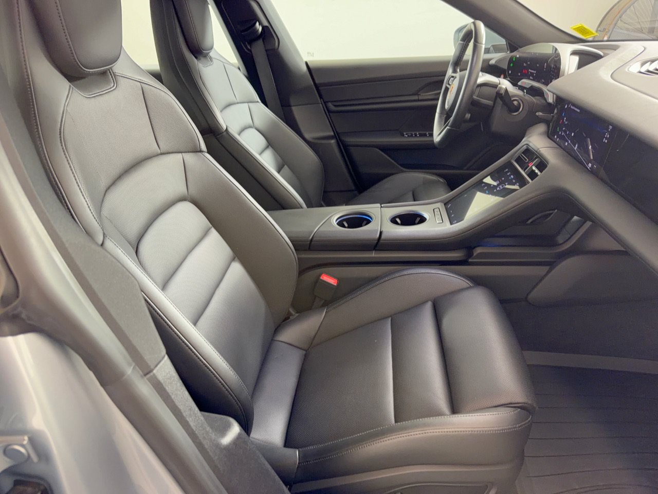 Certified 2024 Porsche Taycan 4S AWD/4WD image 33