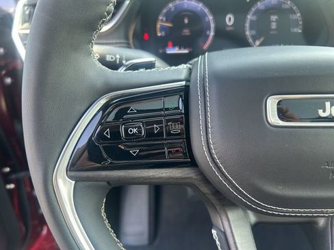 Used 2023 Jeep Grand Cherokee Overland w/ Luxury Tech Group IV AWD/4WD image 30