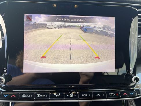 Used 2023 Jeep Wagoneer 4WD image 24