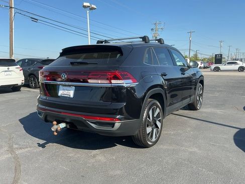 Used 2024 Volkswagen Atlas Cross Sport SE image 5