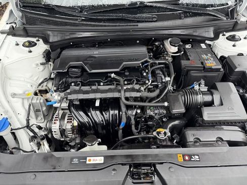 Used 2025 Hyundai Elantra SEL image 26