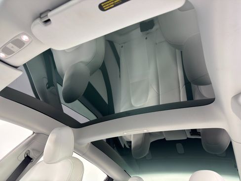 Used 2021 Tesla Model 3 Standard Range Plus image 12