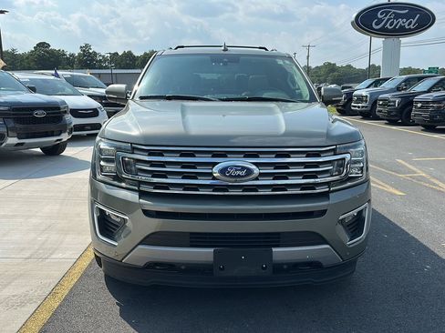 Used 2019 Ford Expedition Limited w/ Equipment Group 302A AWD/4WD image 2