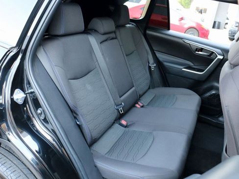 Used 2024 Toyota RAV4 SE image 32