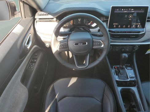 Certified 2024 Jeep Compass Latitude image 14