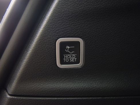 New 2027 Chrysler Pacifica Select FWD image 40