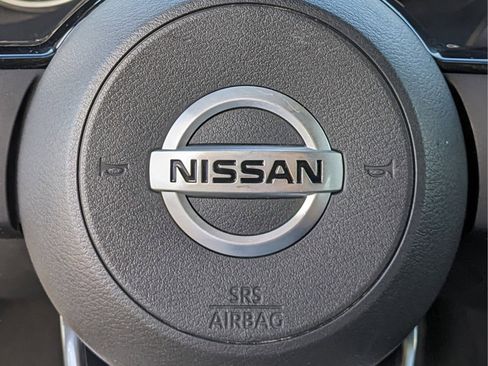 Used 2021 Nissan Rogue SV FWD image 10