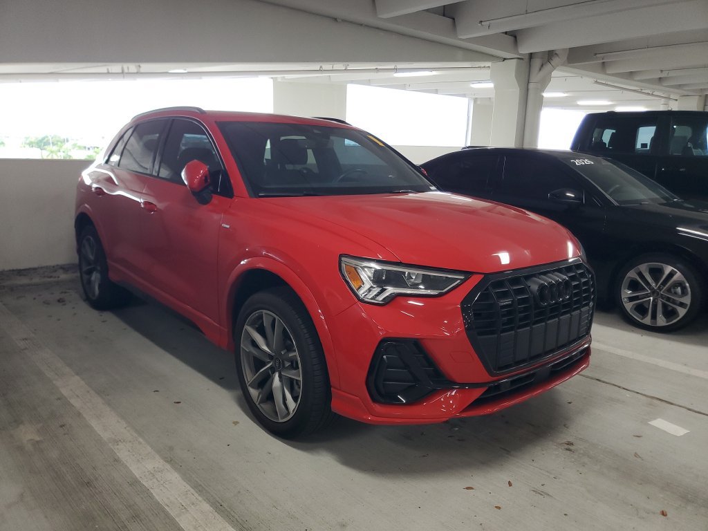 Used 2024 Audi Q3 2.0T Premium AWD/4WD image 2