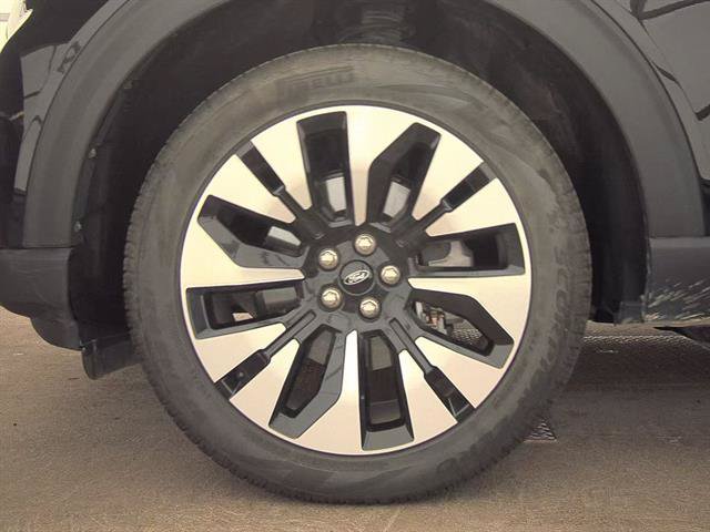 Used 2026 Ford Explorer Platinum w/ LUX Leather Package AWD/4WD image 7