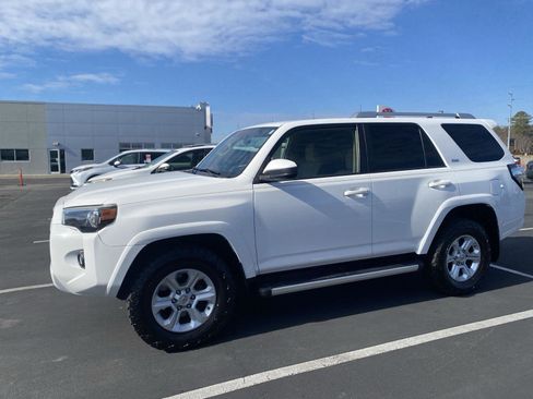 Used 2017 Toyota 4Runner SR5 image 4