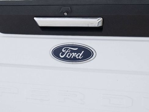 Used 2022 Ford F250 XLT w/ XLT Premium Package AWD/4WD image 16