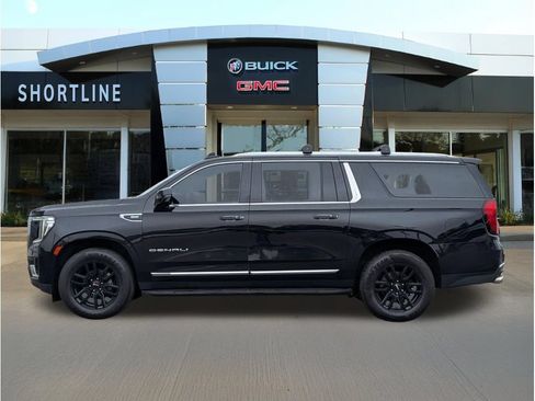 Used 2021 GMC Yukon XL Denali AWD/4WD image 5