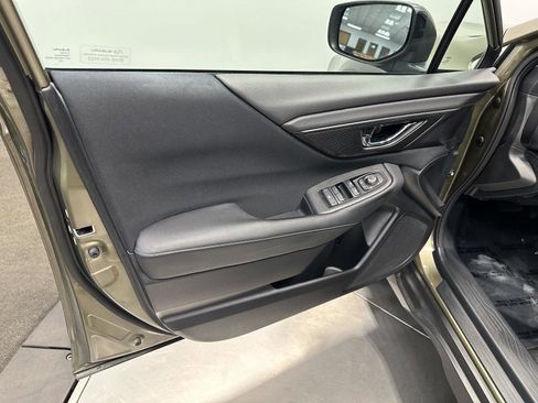 Used 2024 Subaru Outback Premium AWD/4WD image 13