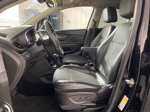 Used 2018 Buick Encore Preferred image 4