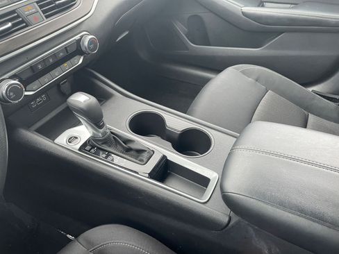 Used 2025 Nissan Altima 2.5 SV image 41