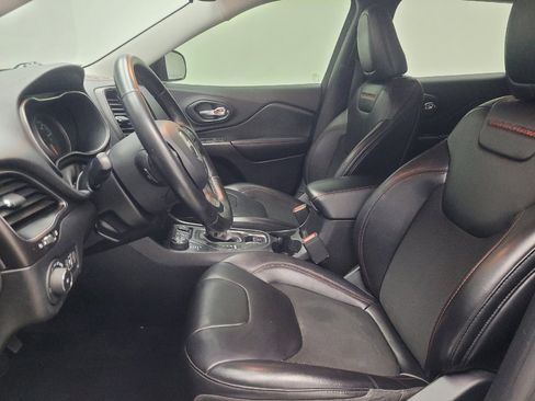 Used 2020 Jeep Cherokee Trailhawk w/ Cold Weather Group AWD/4WD image 17