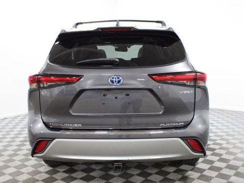 Certified 2021 Toyota Highlander Platinum AWD/4WD image 5