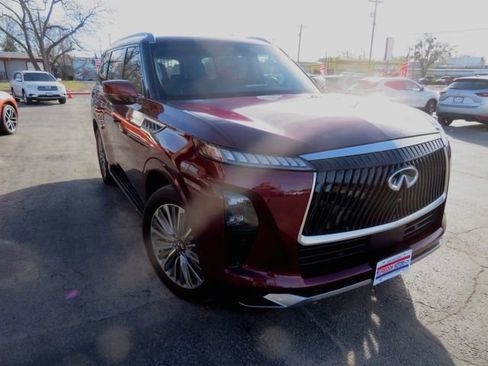Used 2025 INFINITI QX80 Luxe image 3