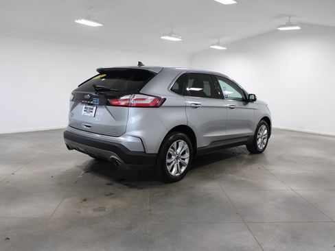Used 2022 Ford Edge Titanium image 9