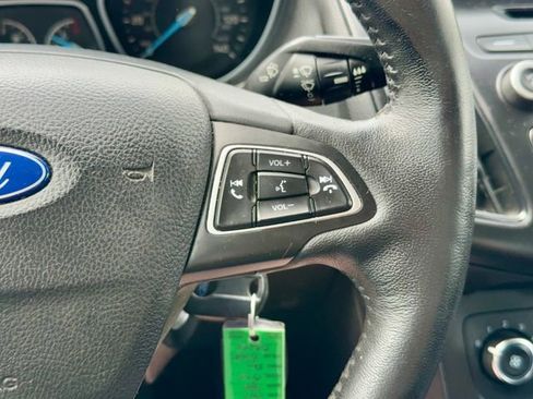 Used 2017 Ford Focus SE w/ Cold Weather Package image 16