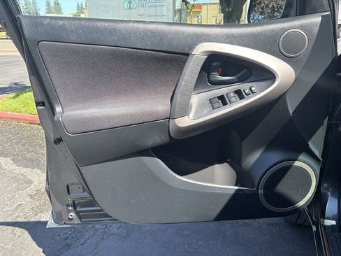 Used 2007 Toyota RAV4 Sport FWD image 25