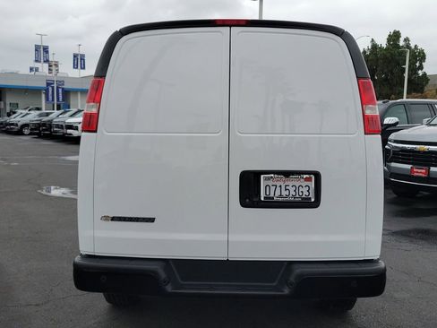 Used 2021 Chevrolet Express 2500 w/ Communications Package RWD image 21