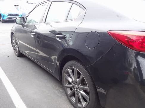 Used 2018 MAZDA MAZDA3 Touring image 4