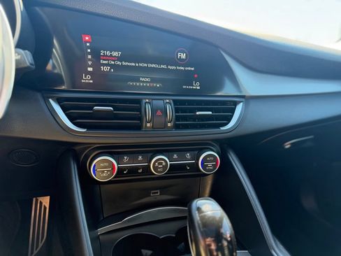 Used 2019 Alfa Romeo Giulia Ti Sport w/ Quick Order Package 22S Sport AWD/4WD image 29