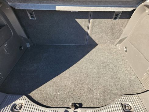 Used 2022 Chevrolet Trax LT w/ LT Convenience Package image 30