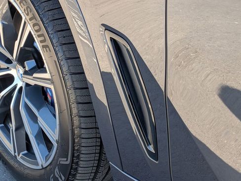 Used 2022 BMW X5 xDrive40i w/ M Sport Package image 28