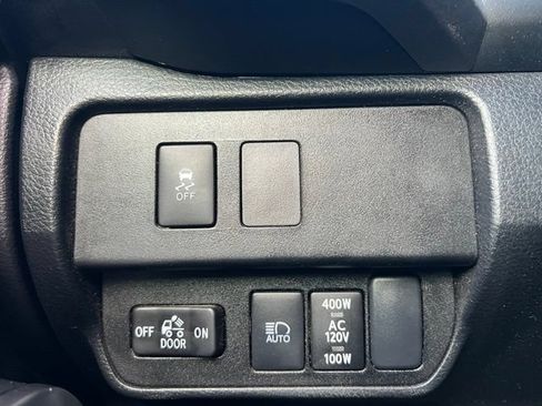 Used 2022 Toyota Tacoma TRD Off-Road AWD/4WD image 23