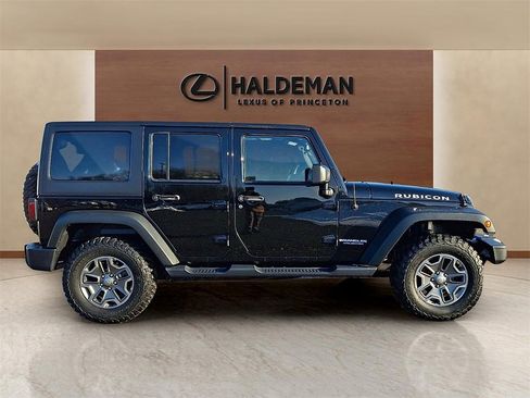 Used 2017 Jeep Wrangler Unlimited Rubicon w/ Dual Top Group image 7
