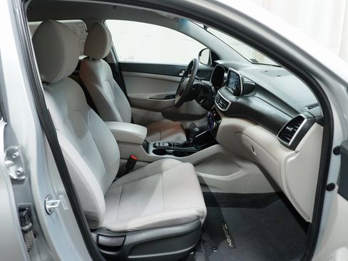 Used 2019 Hyundai Tucson SE image 11