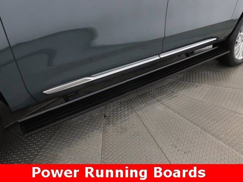 Used 2025 Cadillac Escalade ESV Premium Luxury w/ Touring Package image 16