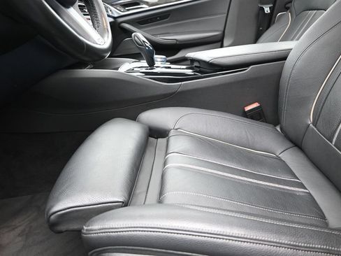 Used 2018 BMW 540i w/ M Sport Package RWD image 13