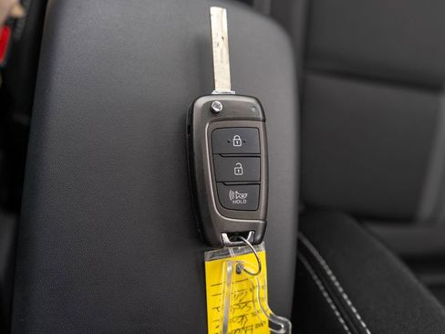 Certified 2023 Hyundai Venue SEL image 32