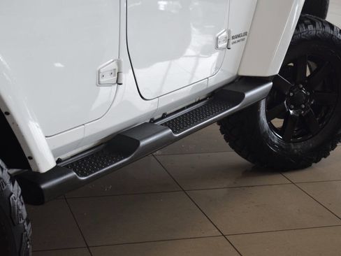 Used 2014 Jeep Wrangler Unlimited Sahara AWD/4WD image 42