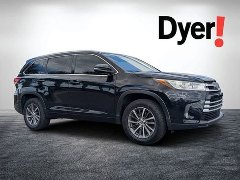 Used 2018 Toyota Highlander XLE image 1
