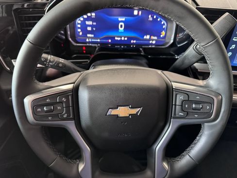 Used 2023 Chevrolet Silverado 1500 LT AWD/4WD image 15