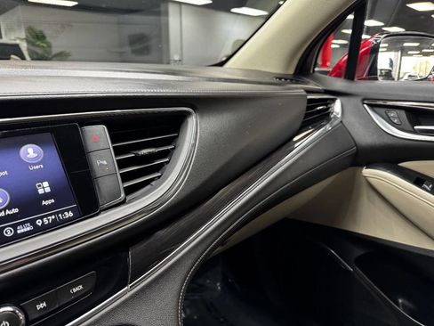 Used 2021 Buick Enclave Essence image 27