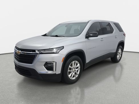 Used 2022 Chevrolet Traverse LS image 7