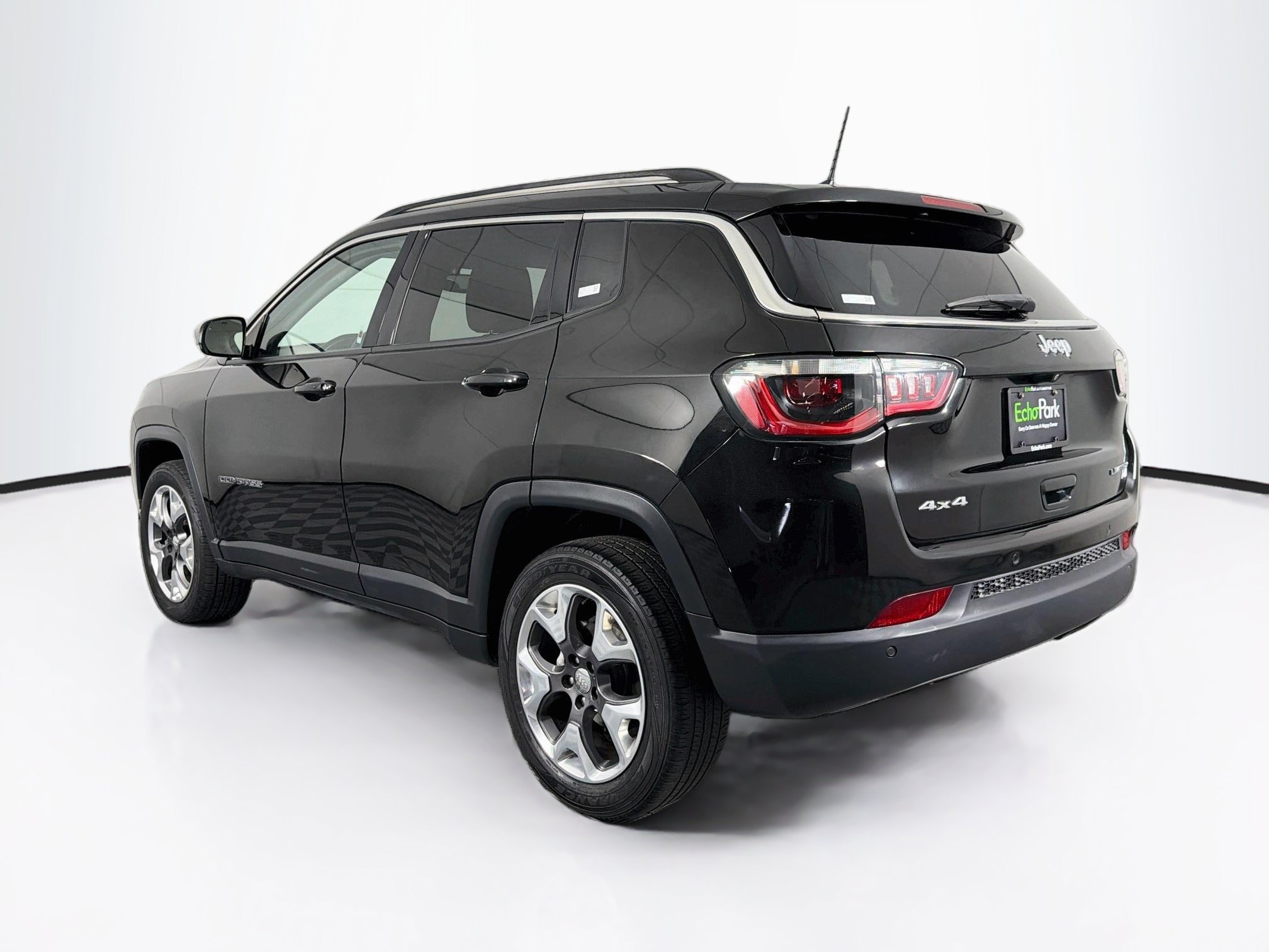 Used 2019 Jeep Compass Limited w/ Safety & Security Group AWD/4WD image 5