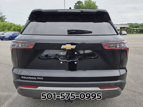 Used 2025 Chevrolet Equinox LT AWD/4WD image 3