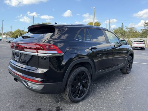 New 2026 Volkswagen Atlas Cross Sport SE image 3