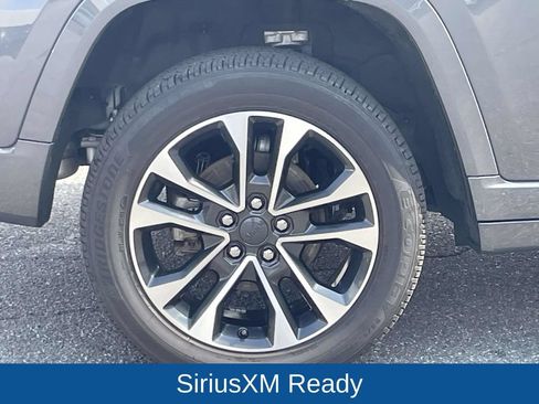 Certified 2022 Jeep Grand Cherokee Overland AWD/4WD image 13
