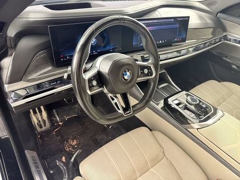 Used 2024 BMW 760i xDrive w/ Premium Package AWD/4WD image 23