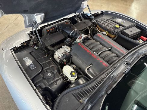 Used 2004 Chevrolet Corvette Coupe w/ Preferred Equipment Group image 50