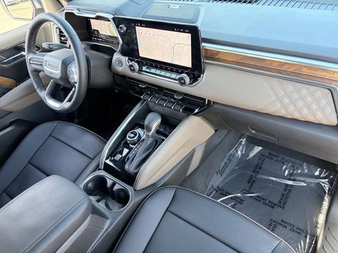 Used 2024 GMC Canyon Denali image 21