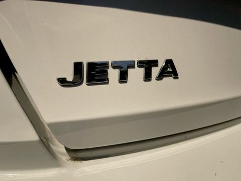 Used 2021 Volkswagen Jetta SE FWD image 23
